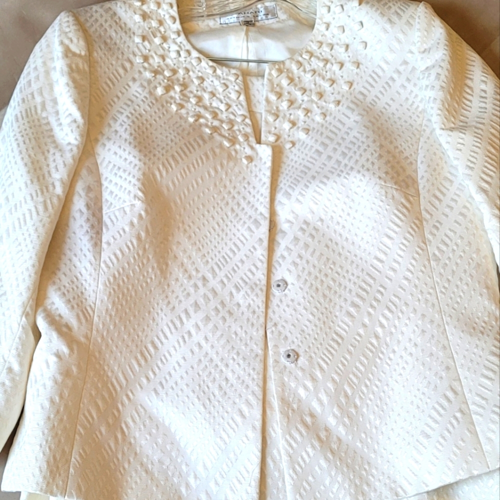 Women Skirt suit!